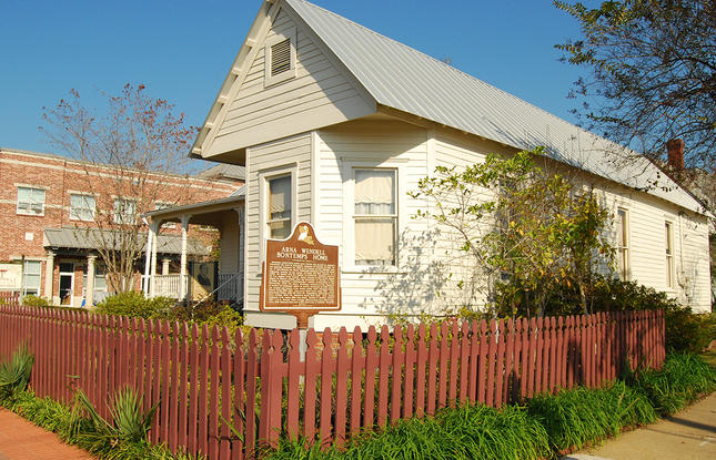 Arna Bontemps African American House in Alexandria