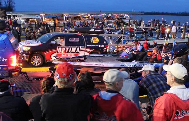 Morning Launch of boats fro Bassmater in Shreveport