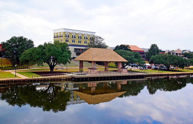 natchitoches river walk area