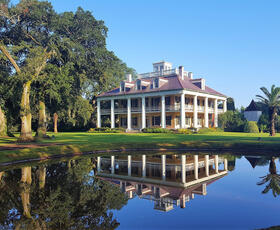 Houmas House plantation with gardens and reflecting pools