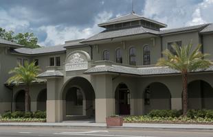 Exterior view of Southern Hotel in Covington